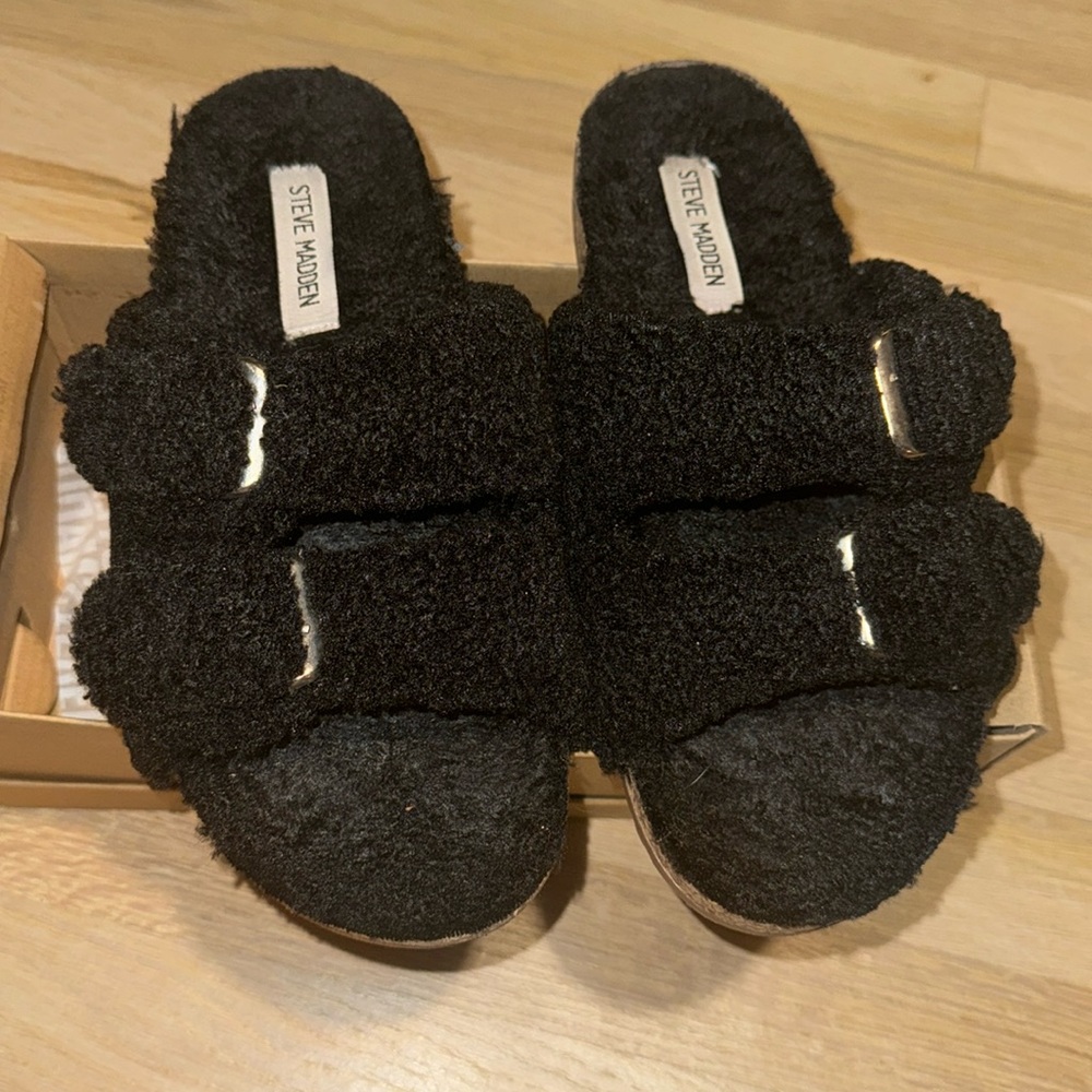 STEVE MADDEN CLOSER BIRKENSTOCK STYLE SANDALS